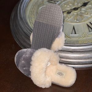 Ugg YOUTH GIRLS SLIPPERS